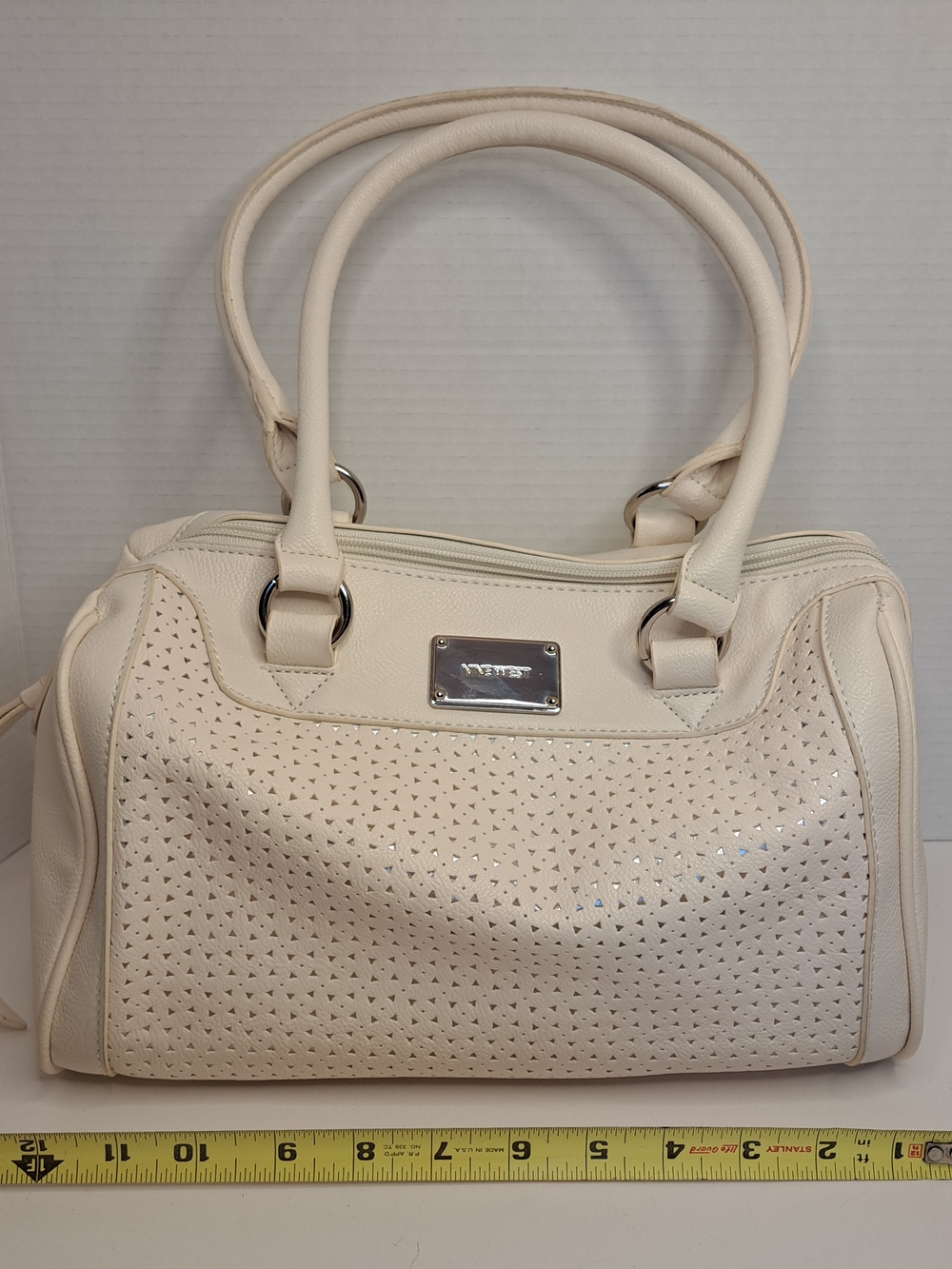 Nine West Shoulder Bag Light Cream color, Stylish & Roomy Used and in nice shape
